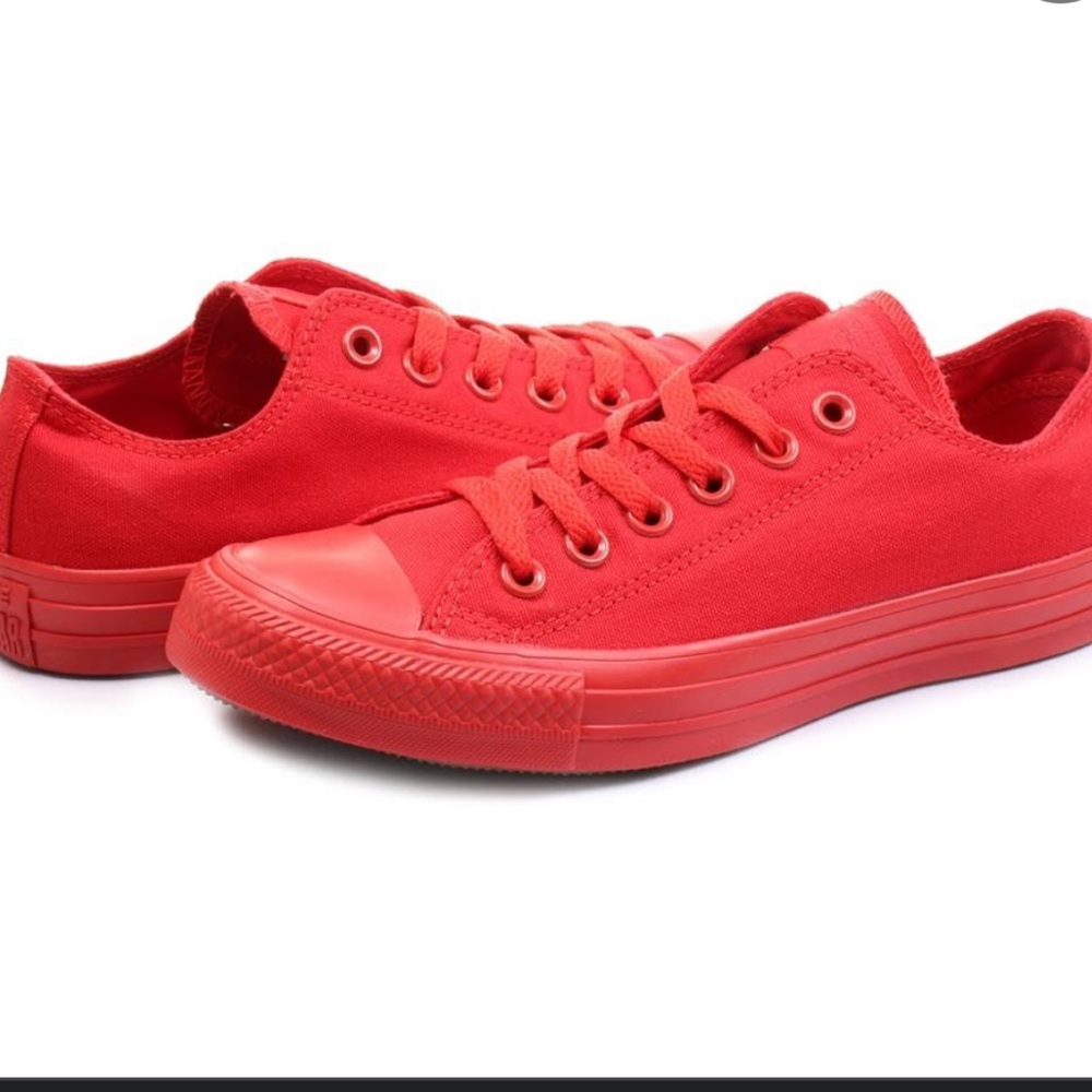 Red Converse Chuck Taylor sneakers unisex women 7.5 men 5.5 low tops 166411F